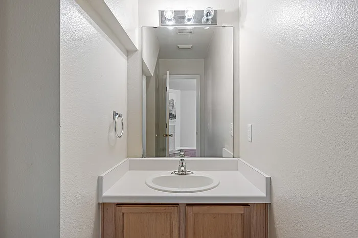 14716 Lantern Dr — Photo 9