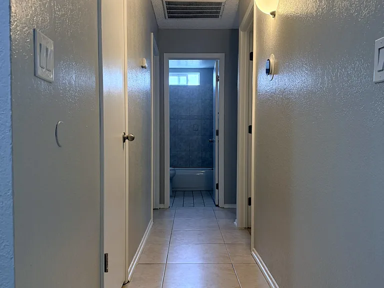 3221 Denver Ave — Photo 8