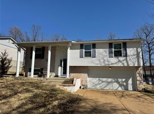 2683 Ashrock Dr, Saint Louis, MO 63129