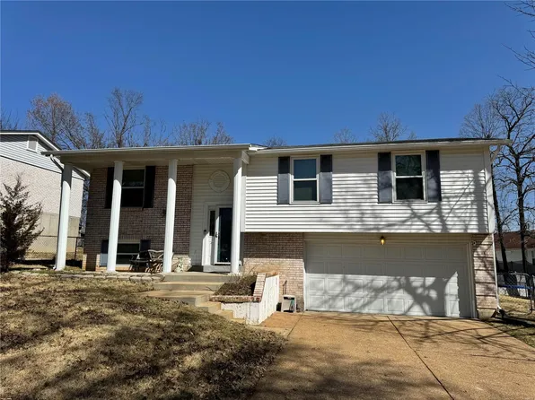 2683 Ashrock Dr, Saint Louis, MO 63129