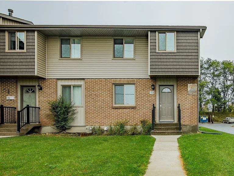 111 Amherst Dr — Photo 20