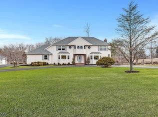 518 Horizon Way, Neshanic Station, NJ 08853