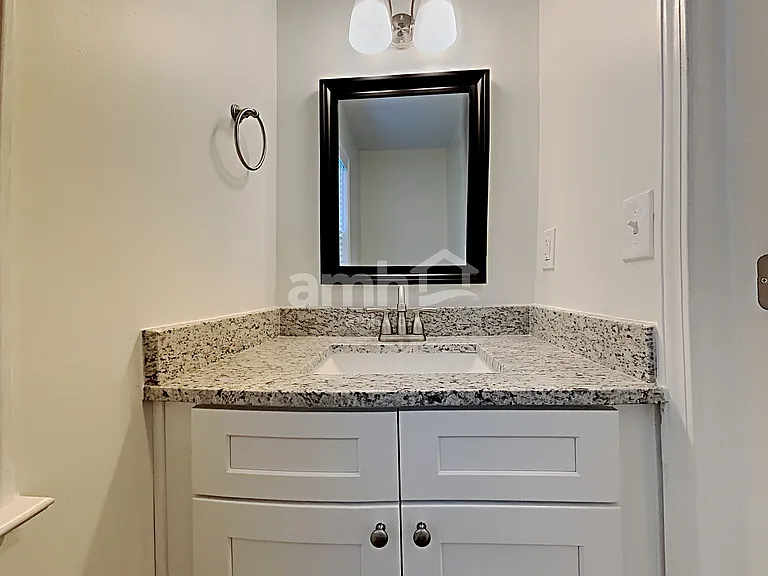 122 Wallnut Hall Cir — Photo 11
