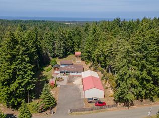 69722 Stage Rd, North Bend, OR 97459