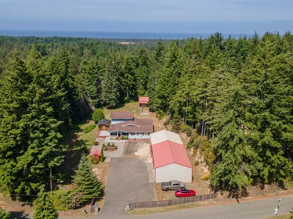 69722 Stage Rd, North Bend, OR 97459