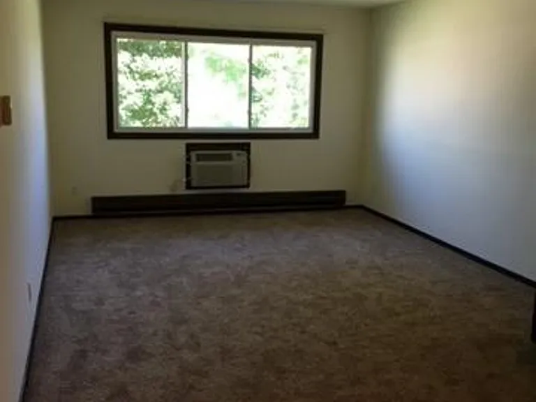 212-214 Sunset Ln — Photo 15