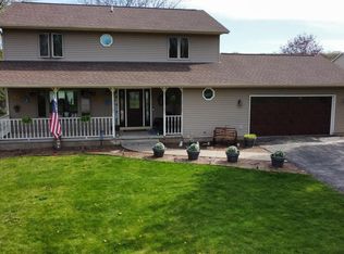 317 Washburn Rd, Deerfield, WI 53531