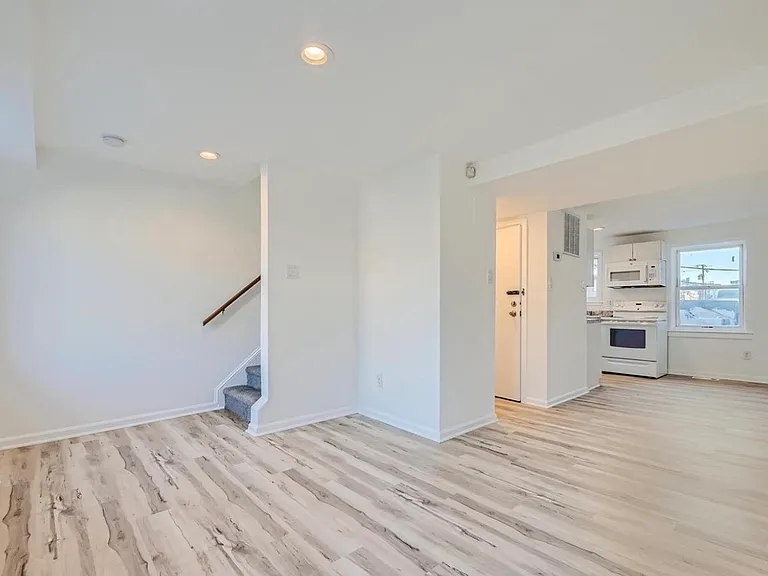 21 S Carrollton Ave #1 — Photo 6