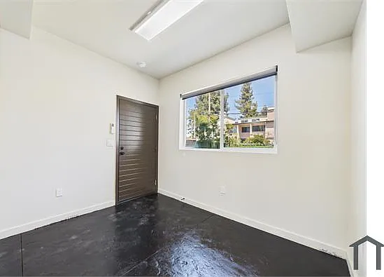 8457 Langdon Ave — Photo 19