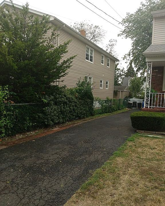 2nd image of 205 Rowland Ave