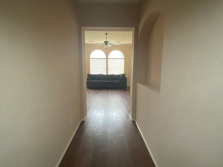 7925 Branch Hollow Trl — Photo 2