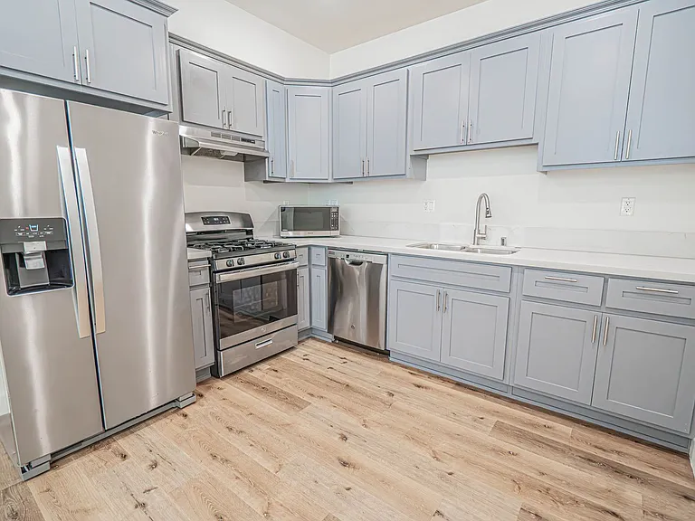 14550 Burbank Blvd #105 — Photo 5