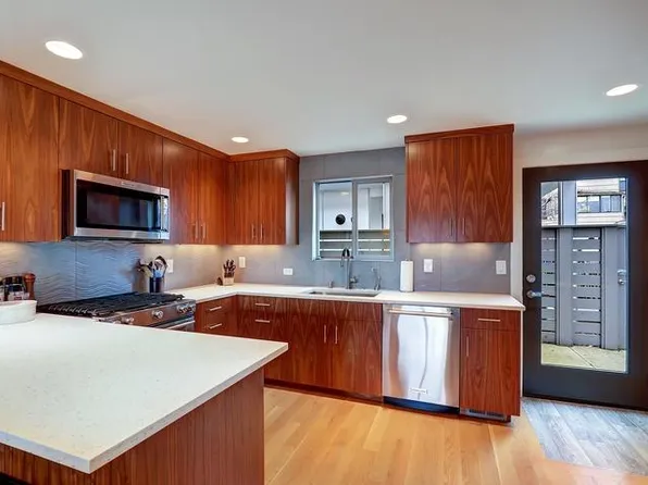 7043 35th Ave NE, Seattle, WA 98115
