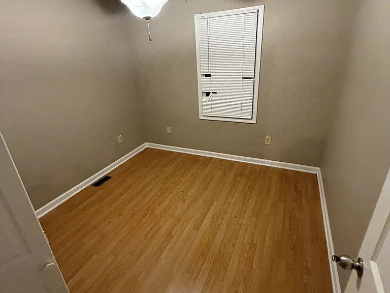 337 High St #6 — Photo 9