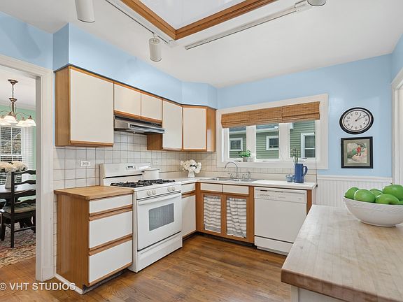 5th image of 339 Lorraine Ave