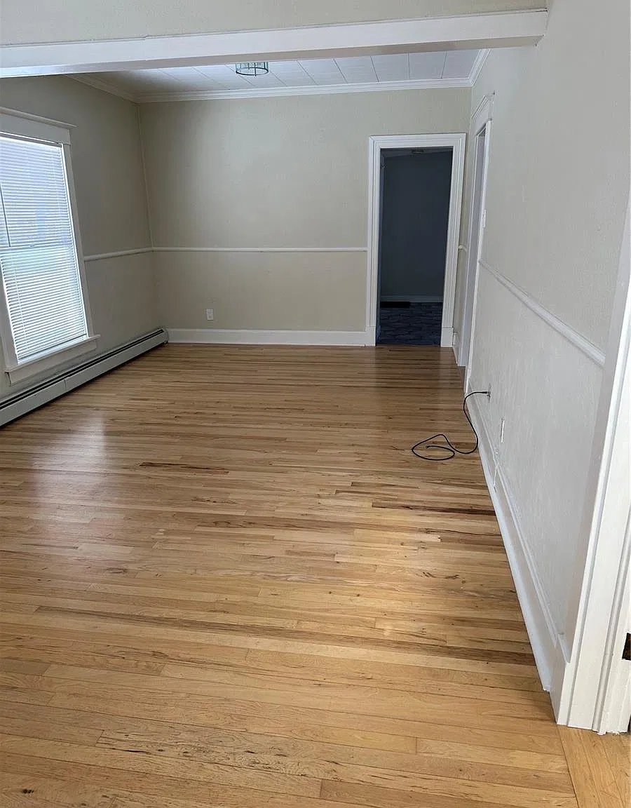 4 bed, 2.0 bath, 2496 sqft, $2,500 — Photo 4