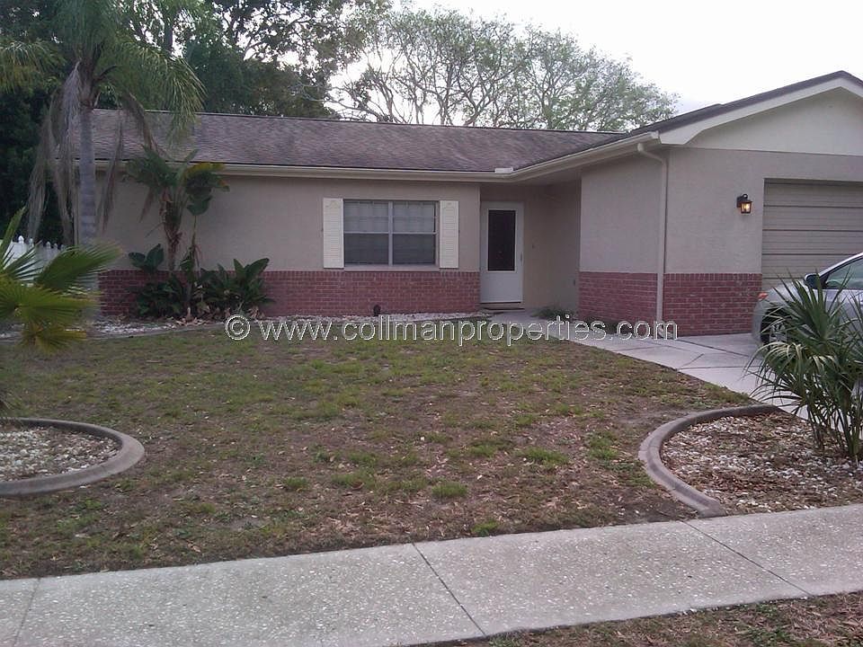 3bedrm,2ba+office+pool on small lake