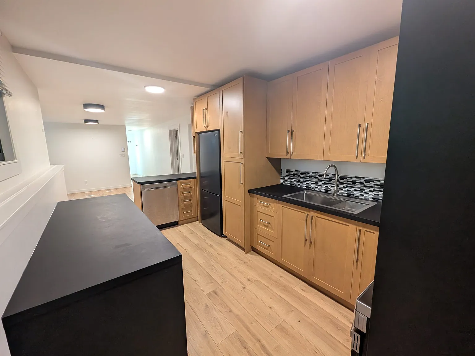 2 bed, $2,750 — Photo 2