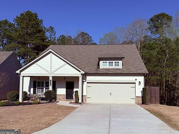 3rd image of 328 Crestbrook Ln