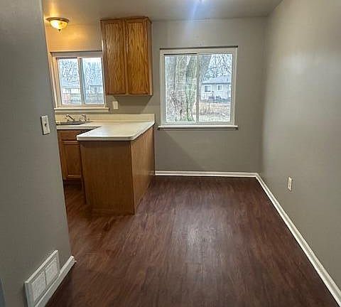 3rd image of 26935 California St