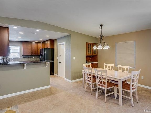 4th image of 1172 W Wellington Dr