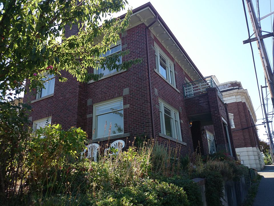 2nd image of 4757 18th Ave NE