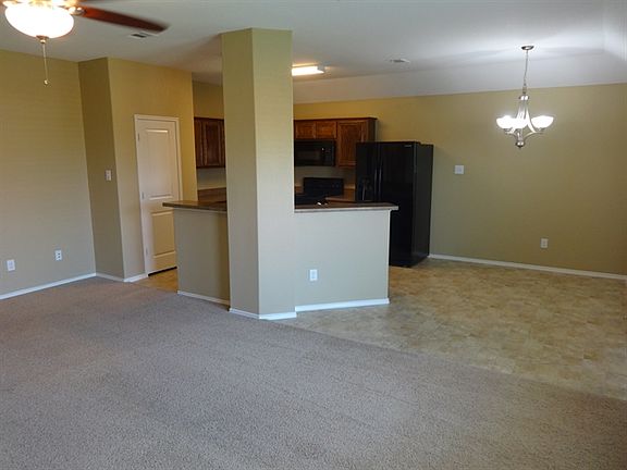 4th image of 101 Dover Dr
