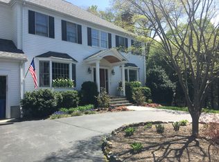 2 Surrey Ln, Wellesley, MA 02481