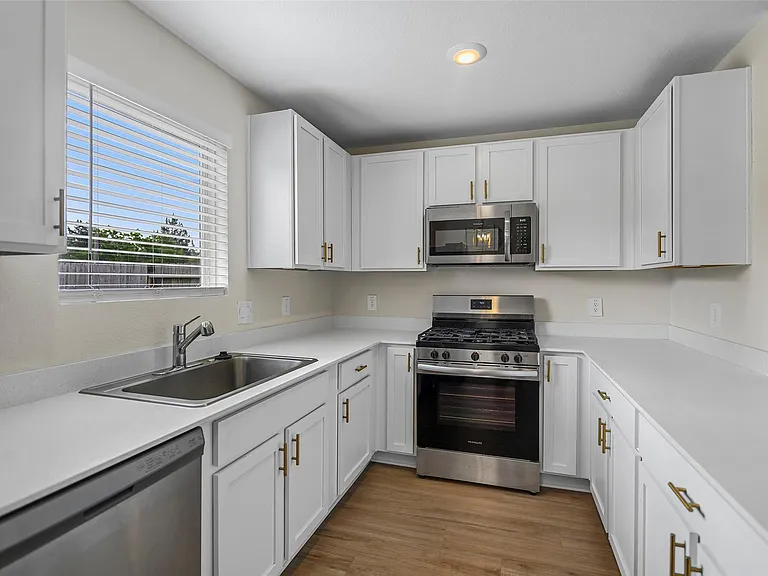 17722 Grove Hill Dr — Photo 14