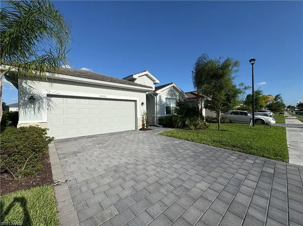 2458 Orchard St, Naples, FL 34120