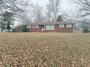 16 Concord Dr, Clarksville, TN 37042