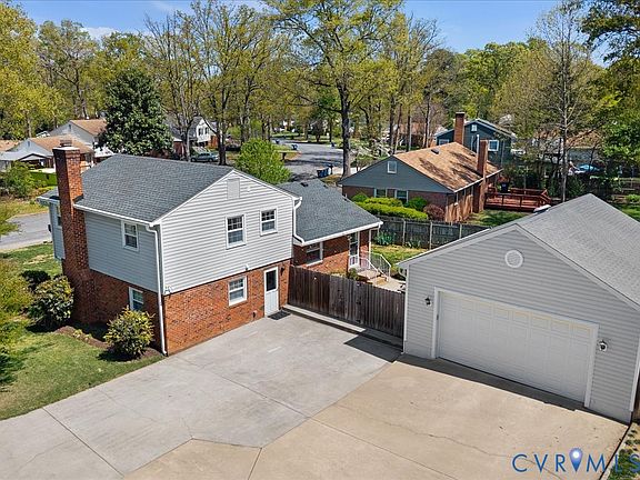 2nd image of 1455 Robindale Rd