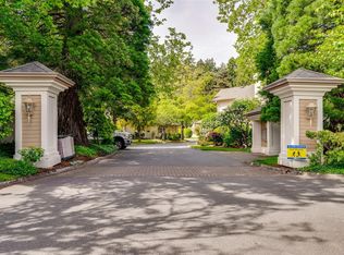 510 Marsett Pl #102, Saanich, BC