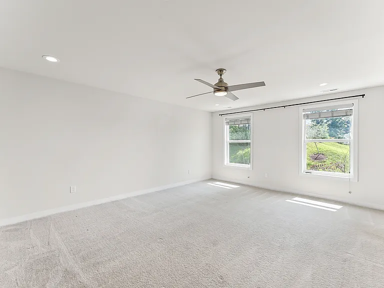 178 Kennedy Dr — Photo 18