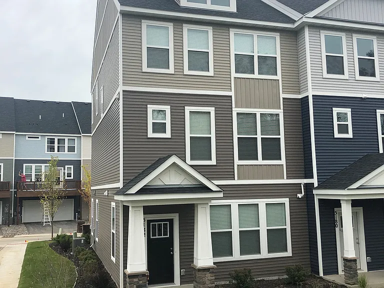 5182 Hampton St NE — Photo 2