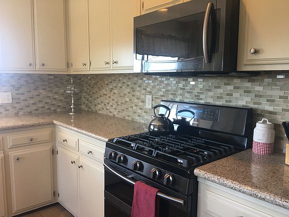 5th image of 550 Cameo Dr