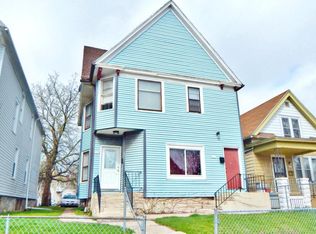 3027 N Holton St, Milwaukee, WI 53212