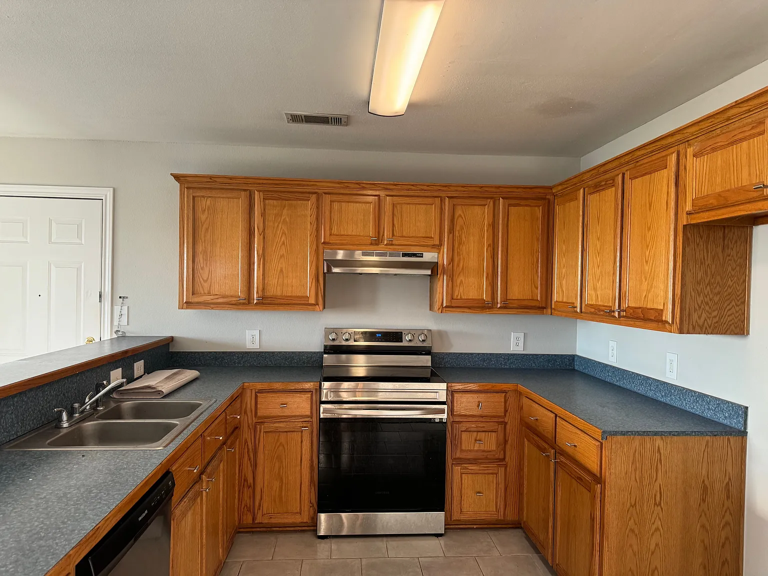 3 bed, 1288 sqft, $1,750 — Photo 4