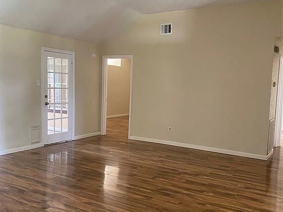 4th image of 16019 Sierra Vista Dr