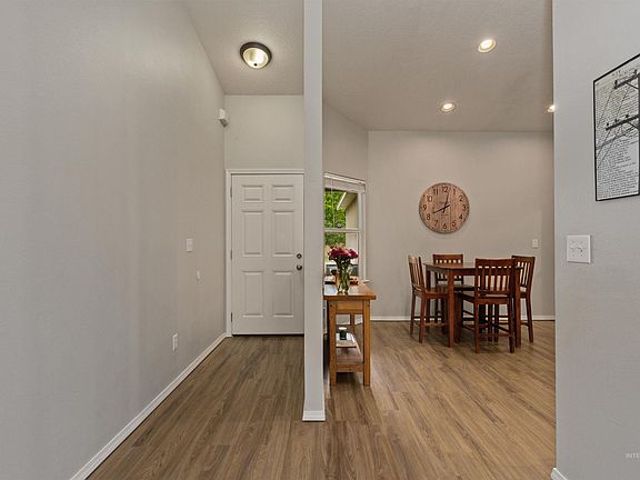 5th image of 3422 Vistapark Dr