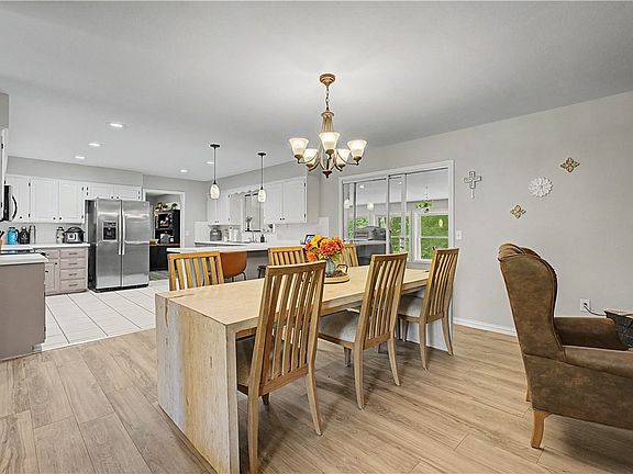 3rd image of 53 Alton Cir