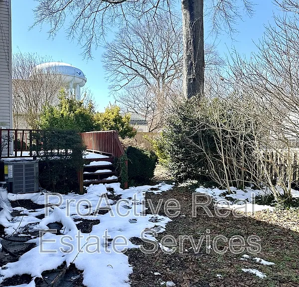 9385 Pine Tree Rd — Photo 10