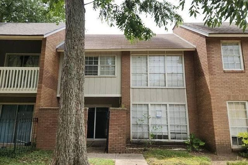 1st image of 2151 Stonehenge Ave
