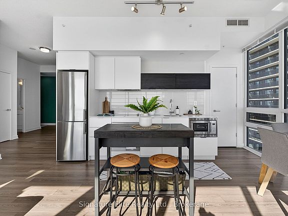 3rd image of 20 Thomas Riley Rd #1807