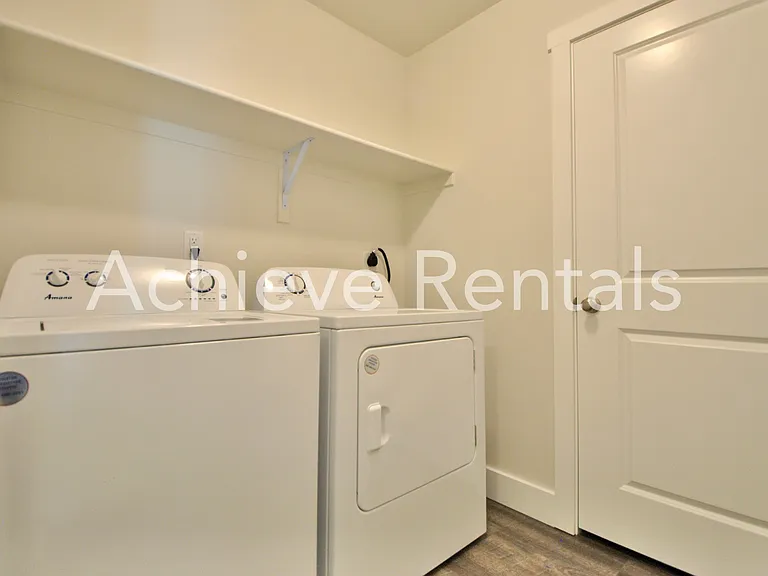 2049 N 380 E — Photo 14