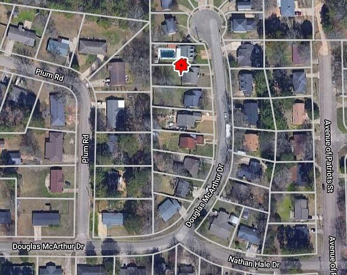 2nd image of 1802 McArthur