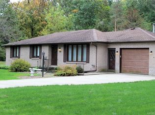 4813 Bussendorfer Rd, Orchard Park, NY 14127