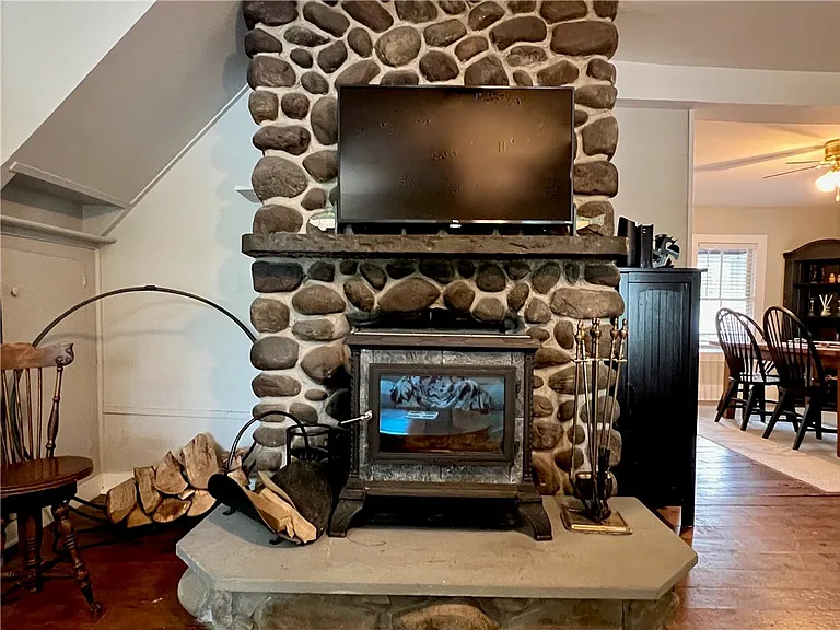 225 Lake Shore Dr S — Photo 8