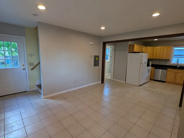 3 Barton St #3 — Photo 3
