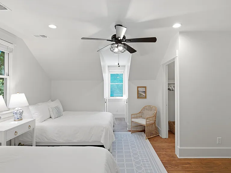 2424 Middle St — Photo 41